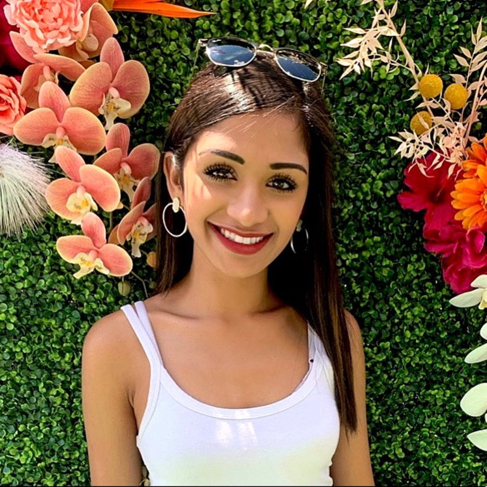 Meet your Posher, Aanya